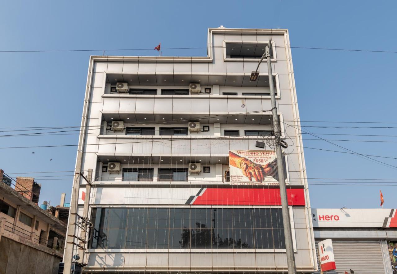 Hotel De Luxe Basai Road Гургаон Екстериор снимка